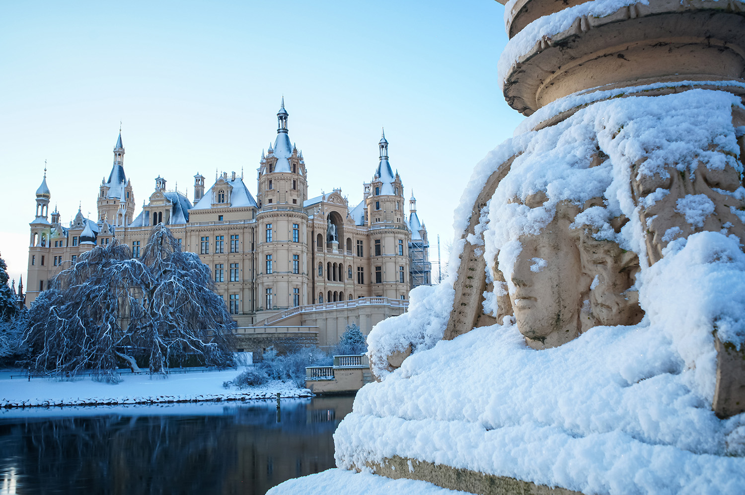 Schweriner Märchenschloss im Winter